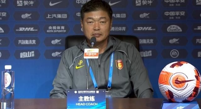 布坎南与国米几周前就达成了个人条款，他将在明天前往米兰，周四进行体检。